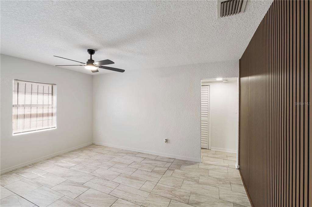 Active With Contract: $234,900 (2 beds, 1 baths, 846 Square Feet)