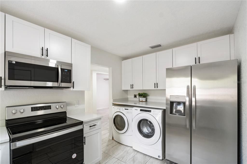 Active With Contract: $234,900 (2 beds, 1 baths, 846 Square Feet)
