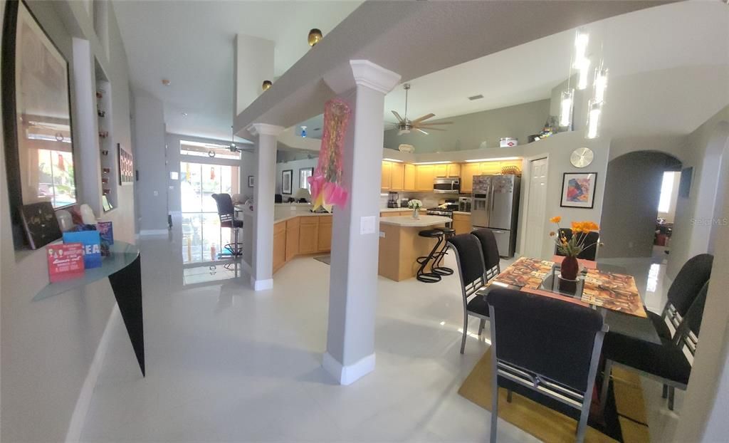 Под контрактом: $775,000 (5 спален, 3 ванн, 3648 Квадратных фут)