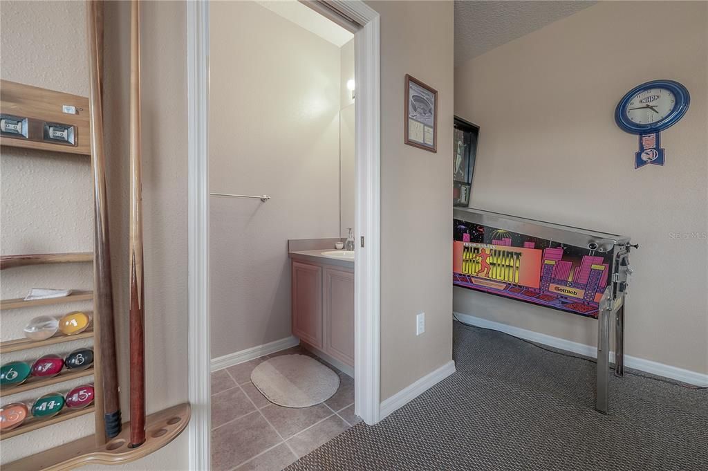 Под контрактом: $775,000 (5 спален, 3 ванн, 3648 Квадратных фут)