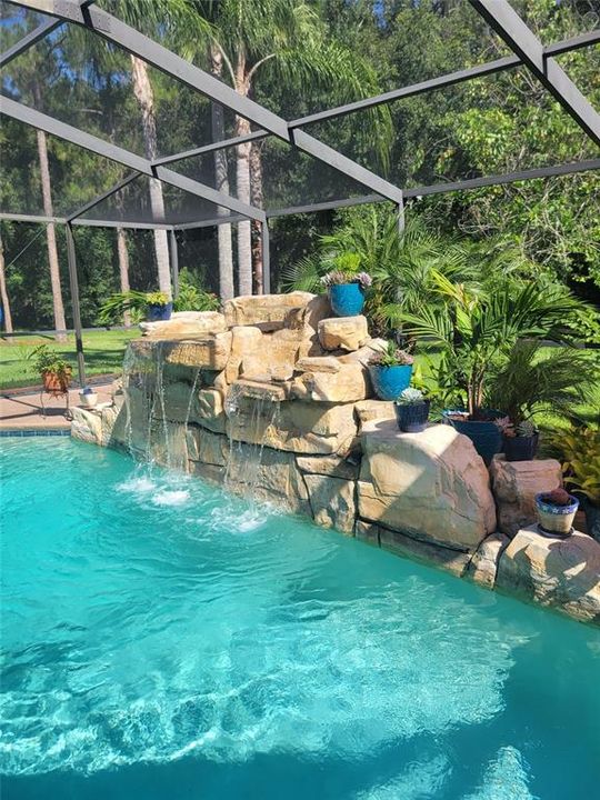 Под контрактом: $775,000 (5 спален, 3 ванн, 3648 Квадратных фут)