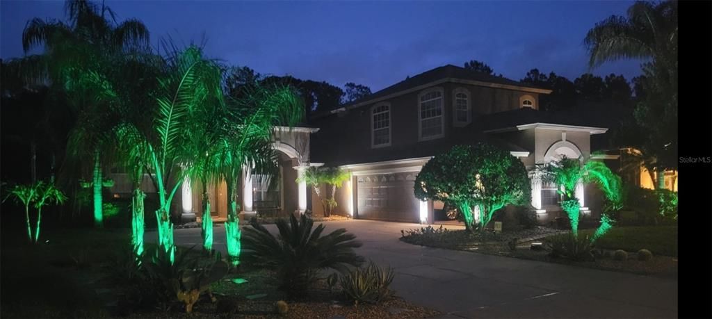 Под контрактом: $775,000 (5 спален, 3 ванн, 3648 Квадратных фут)