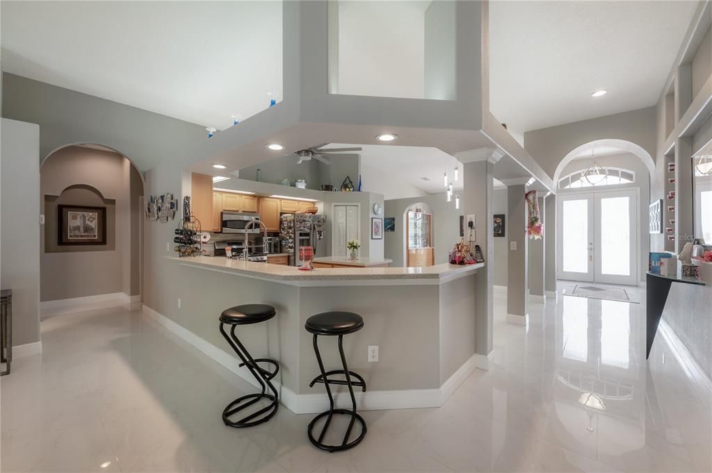 Под контрактом: $775,000 (5 спален, 3 ванн, 3648 Квадратных фут)