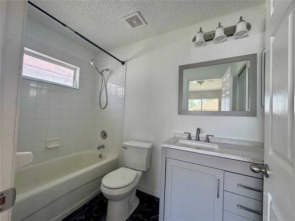 For Rent: $1,800 (3 beds, 2 baths, 1285 Square Feet)