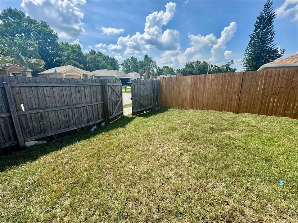 For Rent: $1,800 (3 beds, 2 baths, 1285 Square Feet)