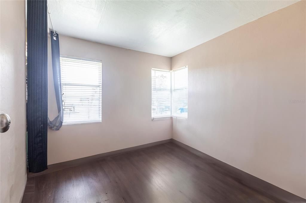 待售: $319,900 (4 贝兹, 2 浴室, 1826 平方英尺)