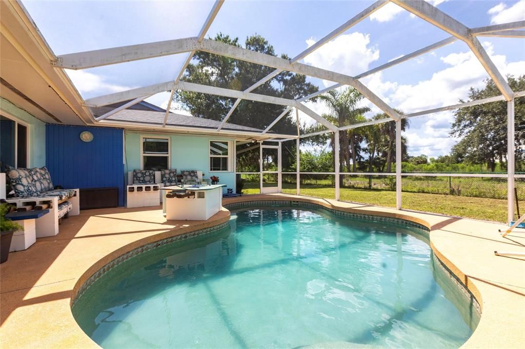 待售: $319,900 (4 贝兹, 2 浴室, 1826 平方英尺)