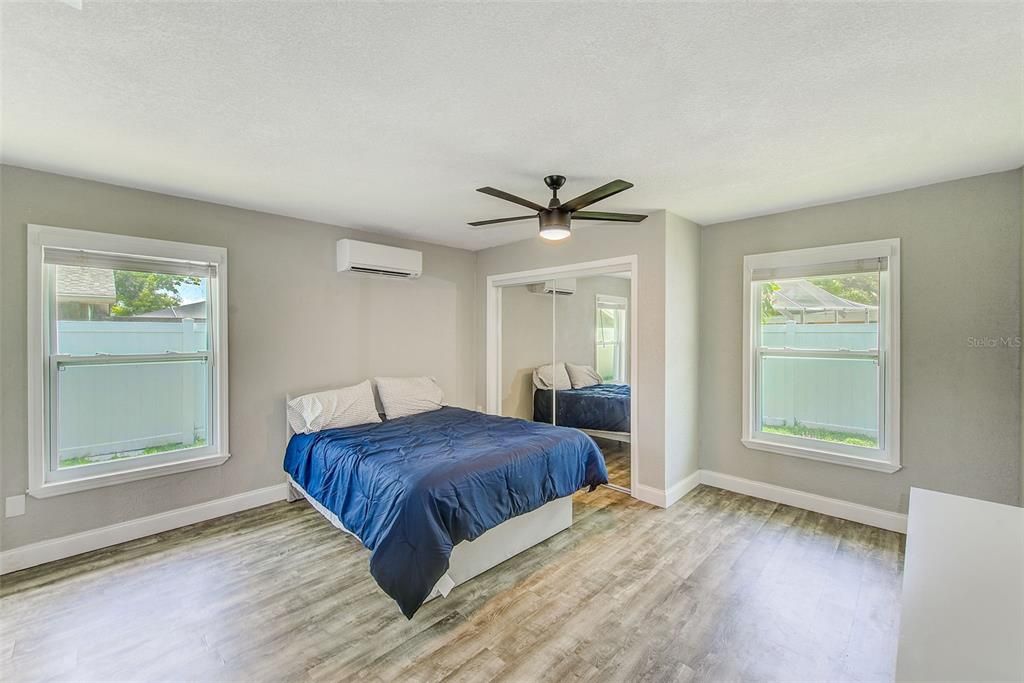 合同活跃: $650,000 (4 贝兹, 3 浴室, 2523 平方英尺)