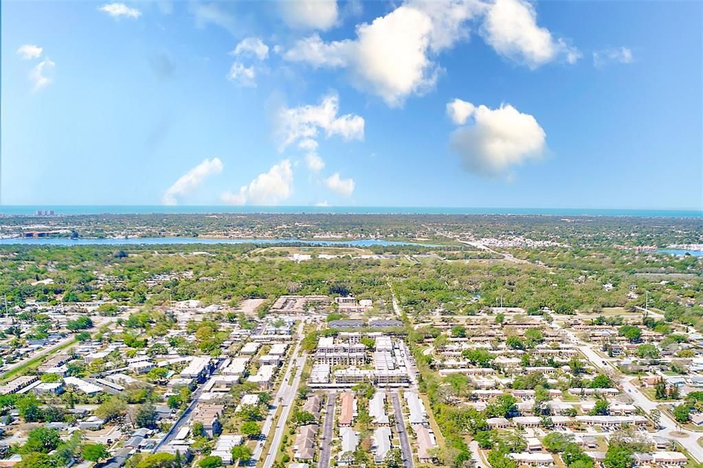 合同活跃: $650,000 (4 贝兹, 3 浴室, 2523 平方英尺)