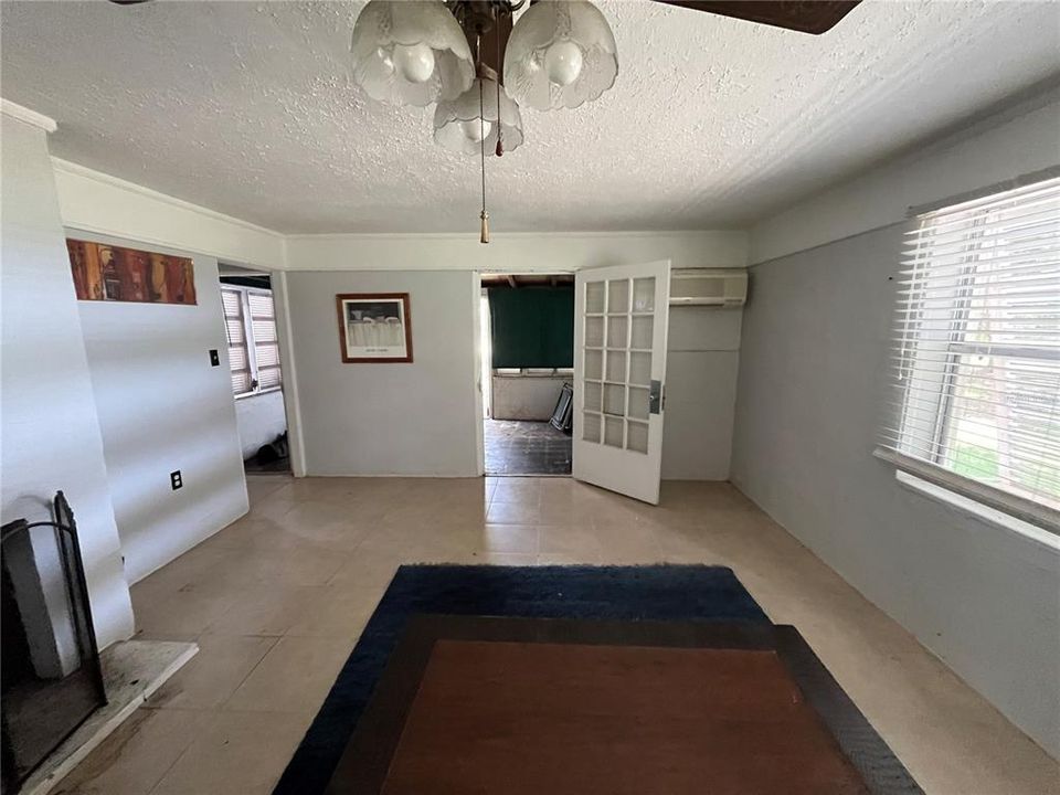 待售: $299,900 (3 贝兹, 2 浴室, 1518 平方英尺)