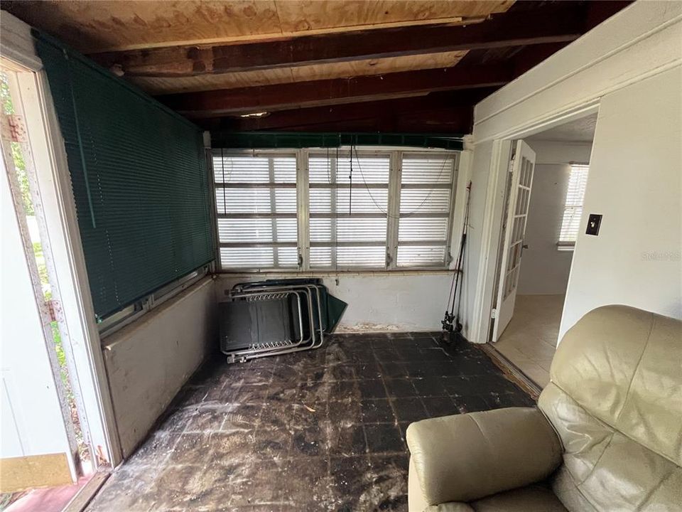 待售: $299,900 (3 贝兹, 2 浴室, 1518 平方英尺)