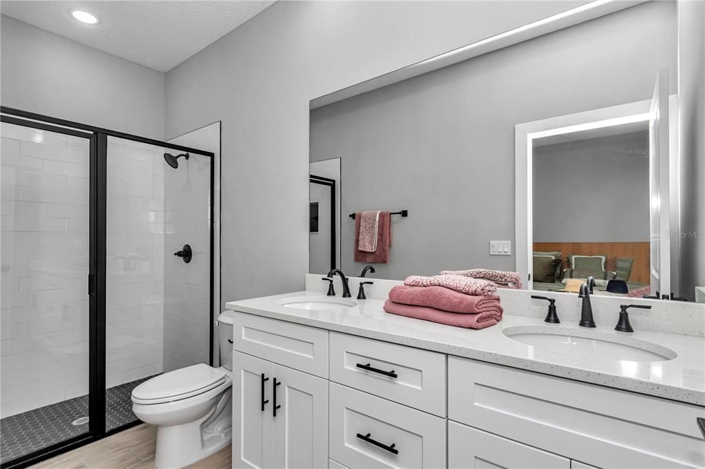 Active With Contract: $250,000 (3 beds, 2 baths, 1196 Square Feet)