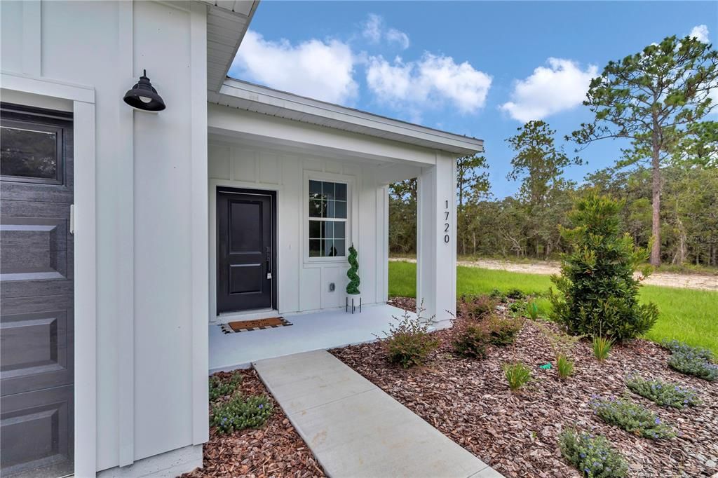 Active With Contract: $250,000 (3 beds, 2 baths, 1196 Square Feet)