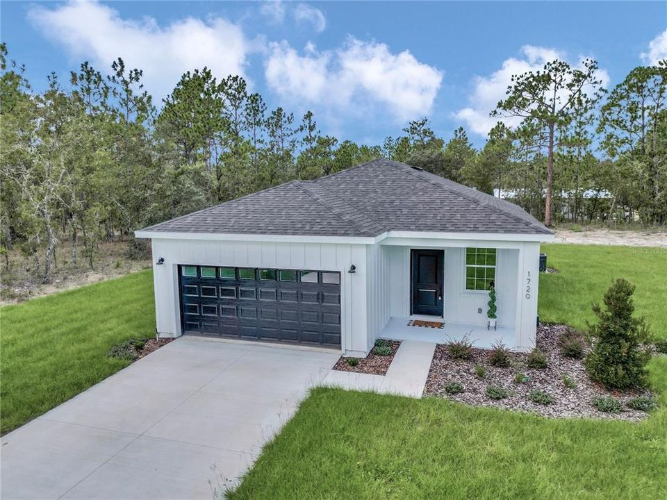 Active With Contract: $250,000 (3 beds, 2 baths, 1196 Square Feet)