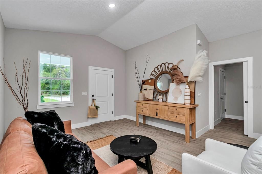 Active With Contract: $250,000 (3 beds, 2 baths, 1196 Square Feet)