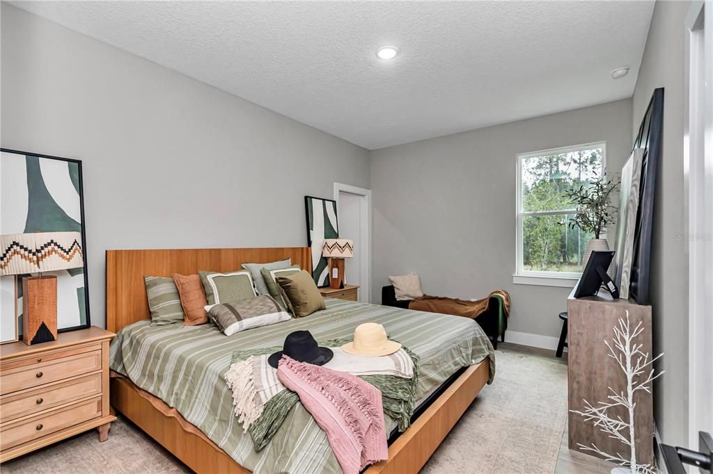 Active With Contract: $250,000 (3 beds, 2 baths, 1196 Square Feet)