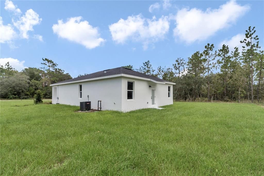 Active With Contract: $250,000 (3 beds, 2 baths, 1196 Square Feet)