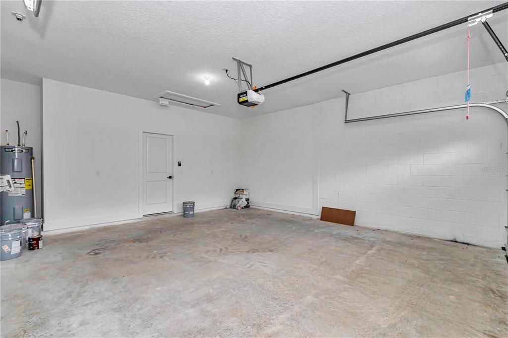 Active With Contract: $250,000 (3 beds, 2 baths, 1196 Square Feet)