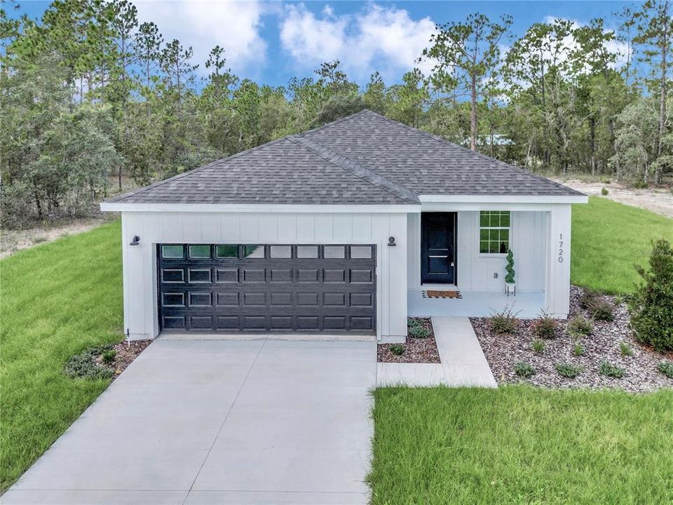 Active With Contract: $250,000 (3 beds, 2 baths, 1196 Square Feet)