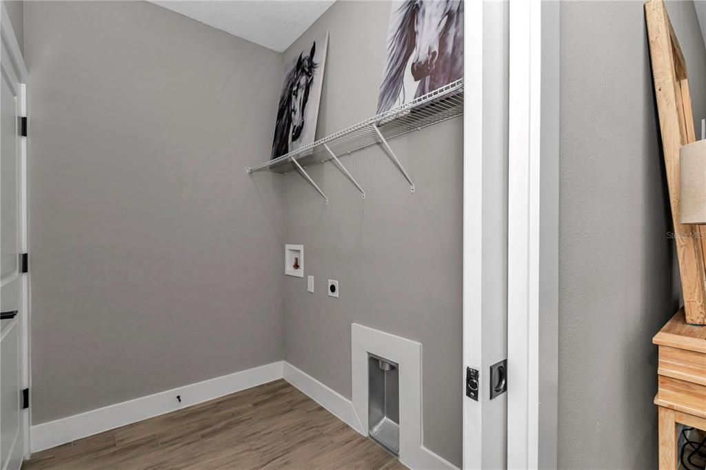 Active With Contract: $250,000 (3 beds, 2 baths, 1196 Square Feet)