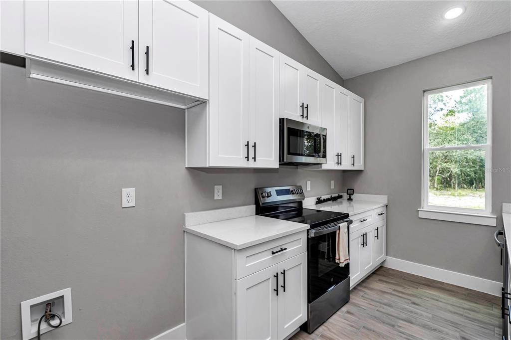 Active With Contract: $250,000 (3 beds, 2 baths, 1196 Square Feet)