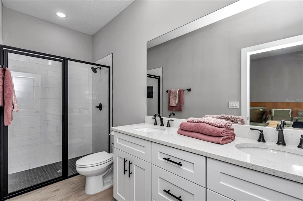 Active With Contract: $250,000 (3 beds, 2 baths, 1196 Square Feet)