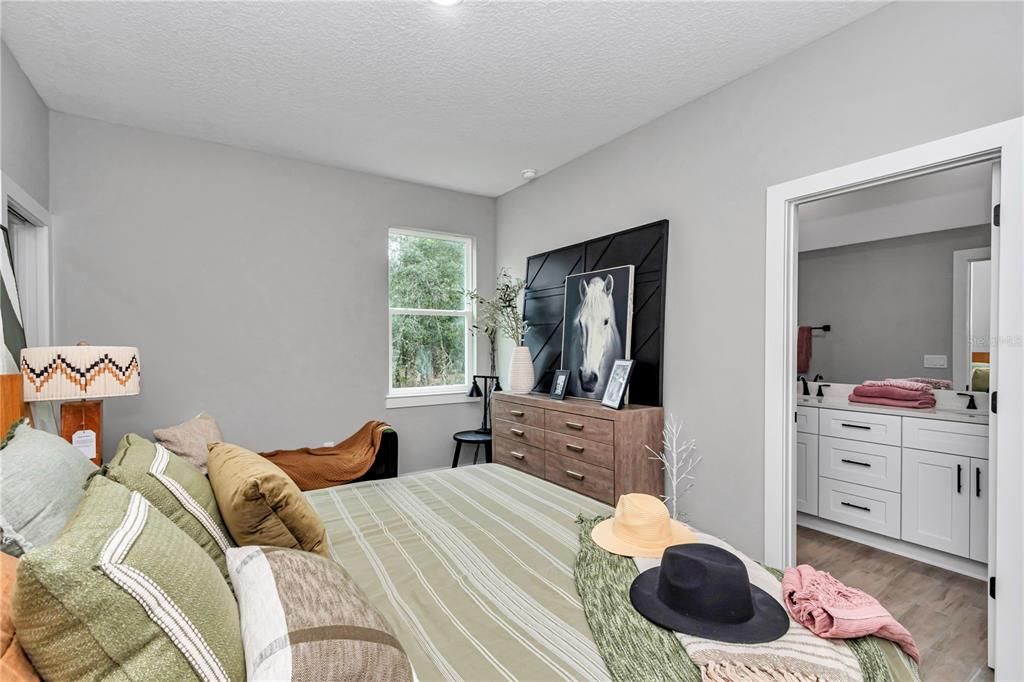 Active With Contract: $250,000 (3 beds, 2 baths, 1196 Square Feet)