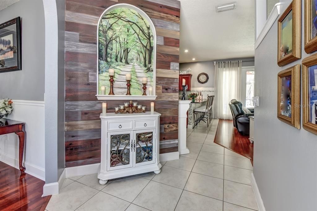 合同活跃: $879,900 (5 贝兹, 3 浴室, 3776 平方英尺)