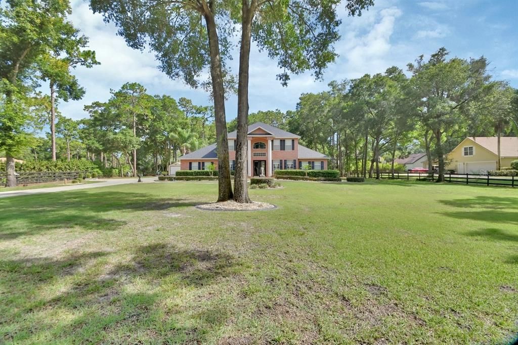 合同活跃: $879,900 (5 贝兹, 3 浴室, 3776 平方英尺)