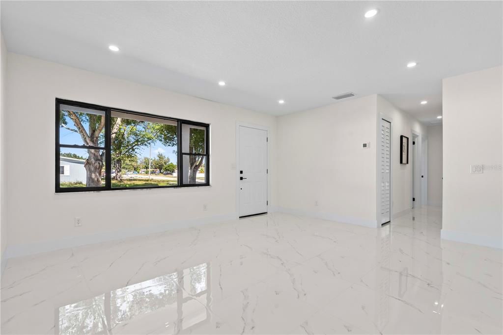 En Venta: $420,000 (3 camas, 2 baños, 1038 Pies cuadrados)