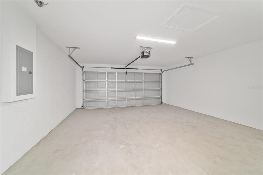 For Sale: $299,900 (3 beds, 2 baths, 1776 Square Feet)