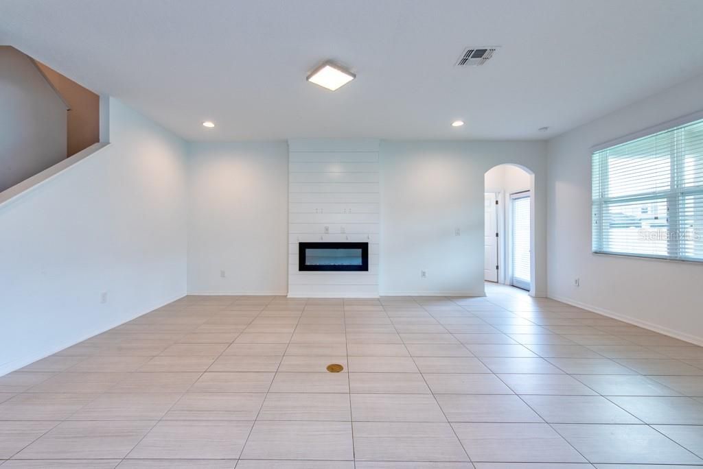 Active With Contract: $525,000 (5 beds, 3 baths, 3552 Square Feet)