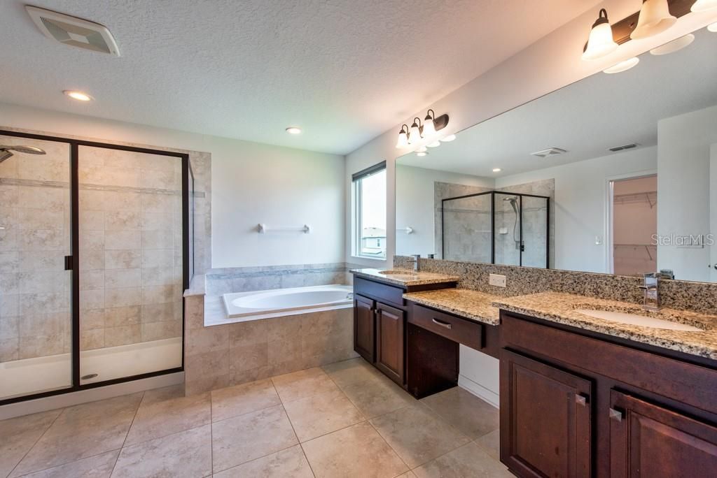 Active With Contract: $525,000 (5 beds, 3 baths, 3552 Square Feet)