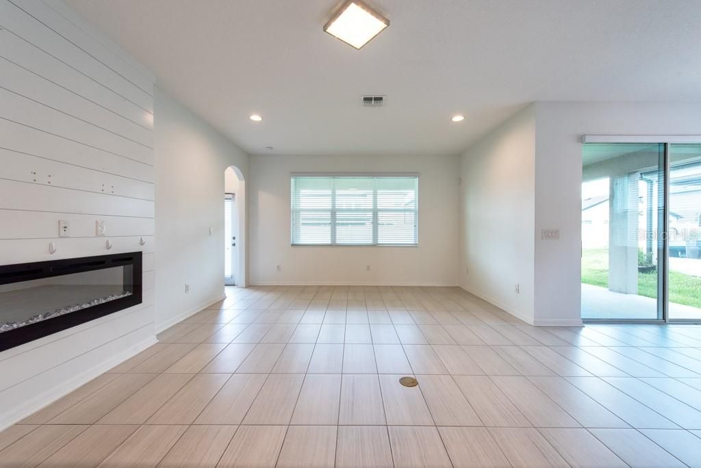 Active With Contract: $525,000 (5 beds, 3 baths, 3552 Square Feet)
