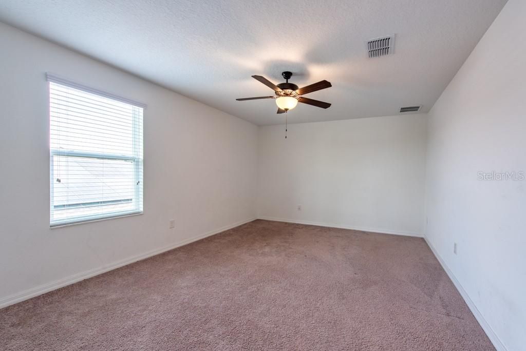 Active With Contract: $525,000 (5 beds, 3 baths, 3552 Square Feet)