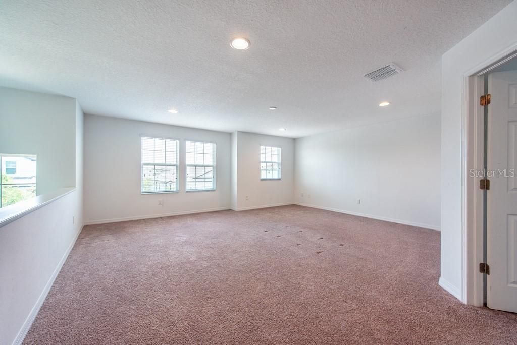 Active With Contract: $525,000 (5 beds, 3 baths, 3552 Square Feet)
