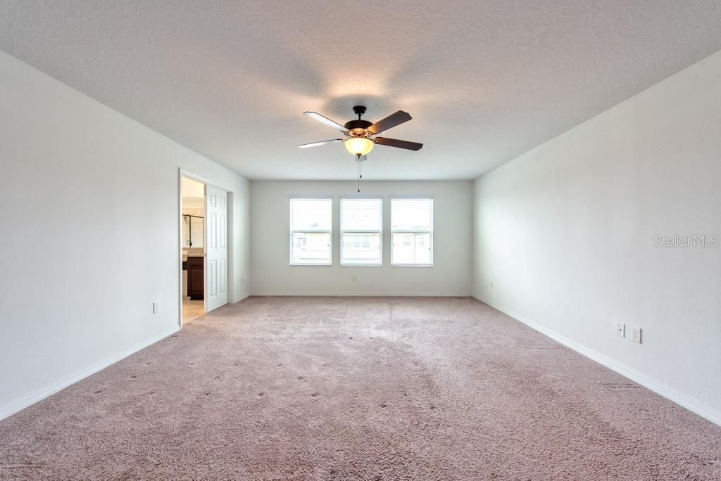 Active With Contract: $525,000 (5 beds, 3 baths, 3552 Square Feet)