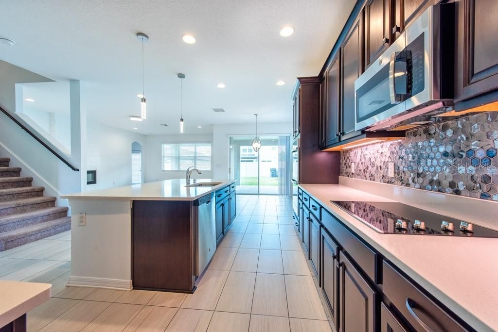 Active With Contract: $525,000 (5 beds, 3 baths, 3552 Square Feet)