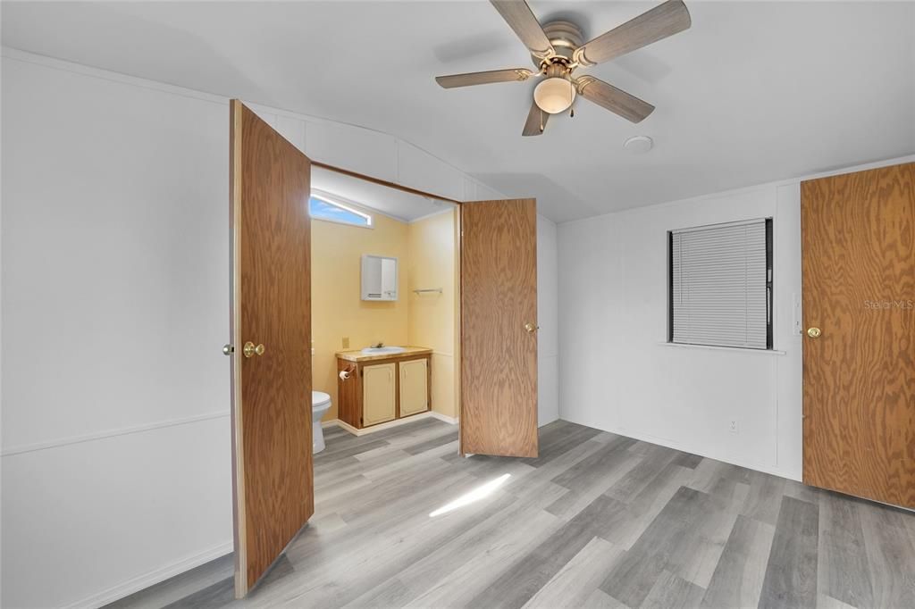 待售: $82,000 (2 贝兹, 2 浴室, 843 平方英尺)