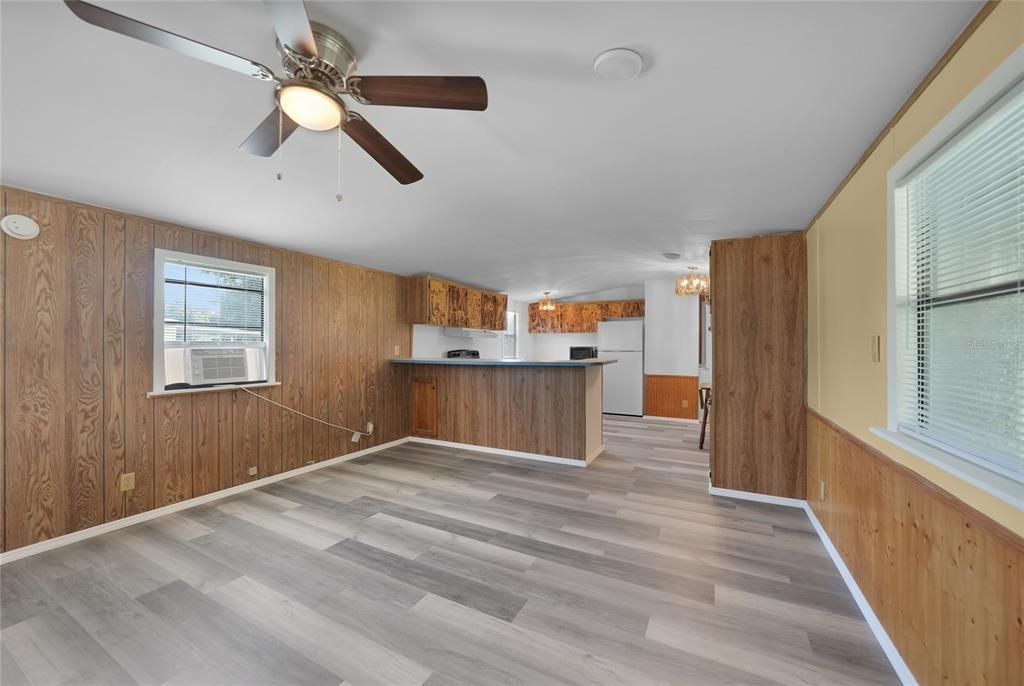 待售: $82,000 (2 贝兹, 2 浴室, 843 平方英尺)