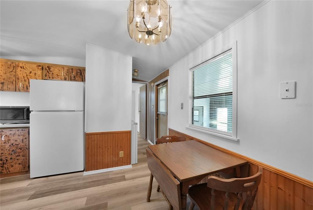 待售: $82,000 (2 贝兹, 2 浴室, 843 平方英尺)