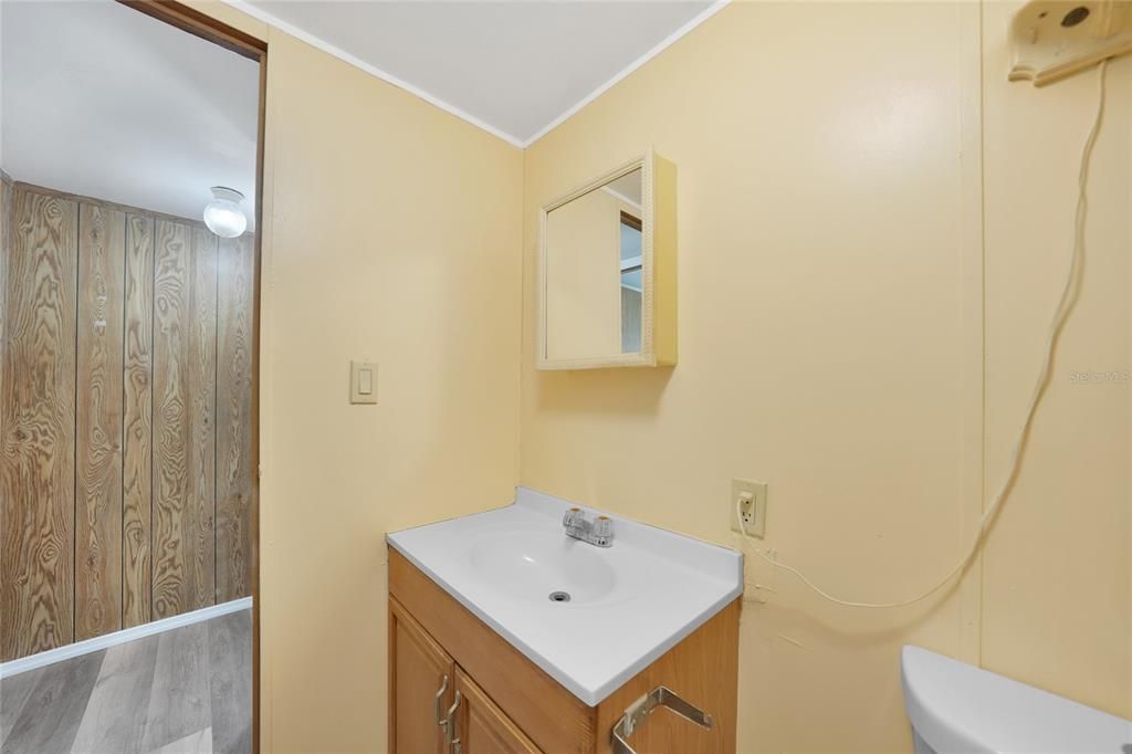 待售: $82,000 (2 贝兹, 2 浴室, 843 平方英尺)