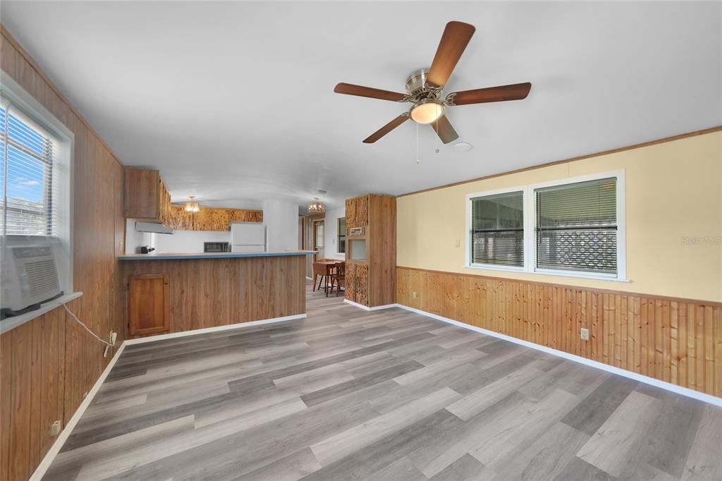 待售: $82,000 (2 贝兹, 2 浴室, 843 平方英尺)