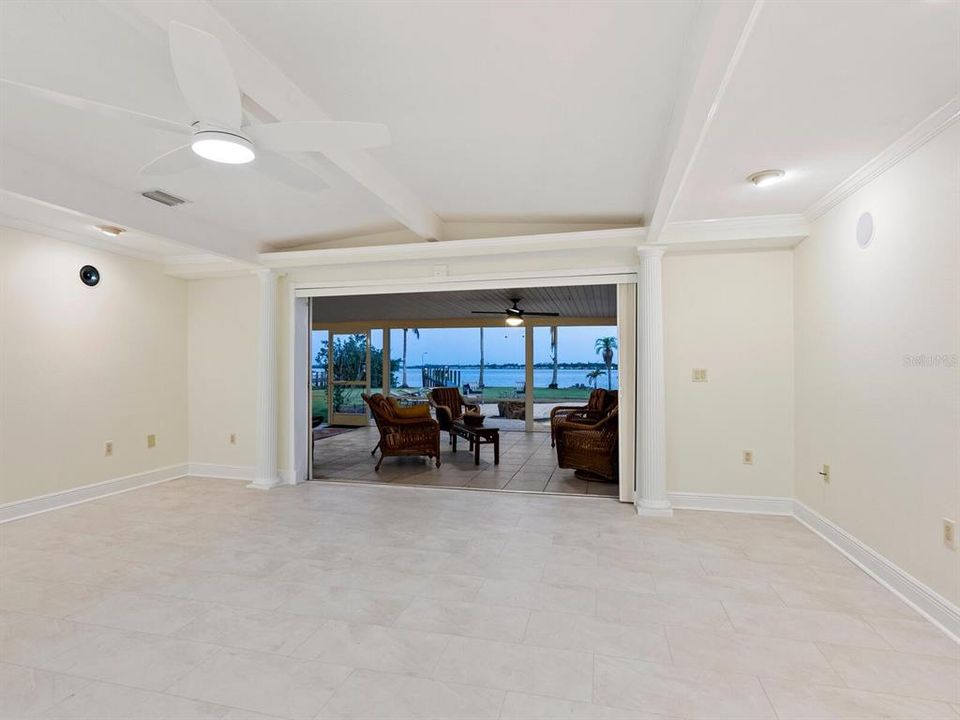 Active With Contract: $1,200,000 (3 beds, 2 baths, 2090 Square Feet)