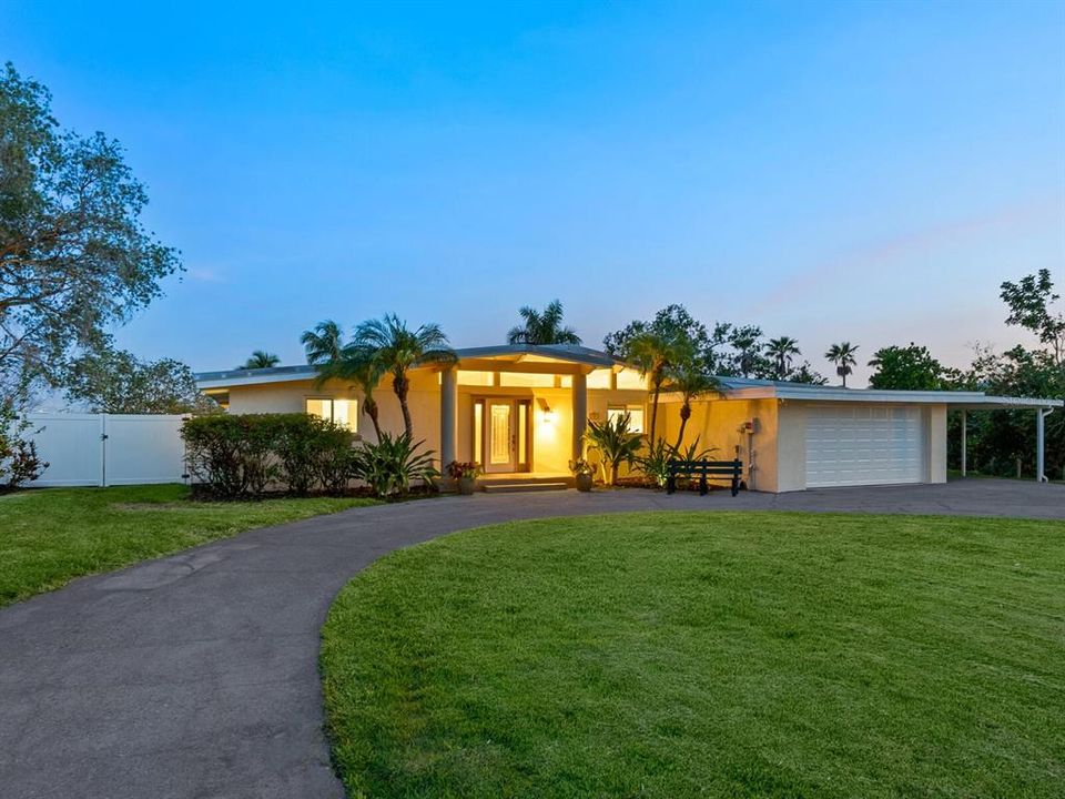 Active With Contract: $1,200,000 (3 beds, 2 baths, 2090 Square Feet)