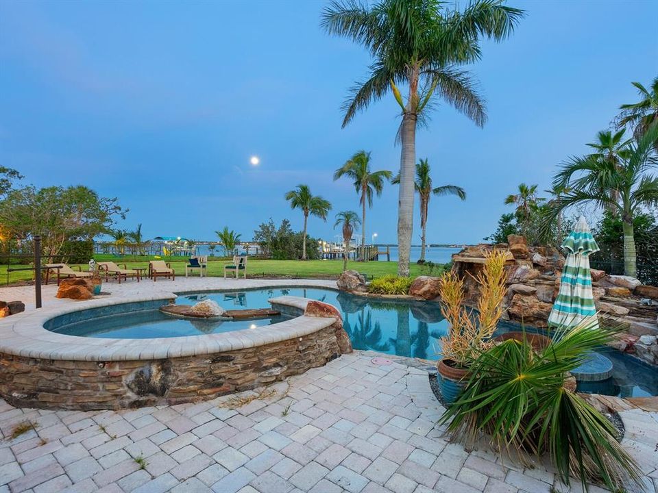 Active With Contract: $1,200,000 (3 beds, 2 baths, 2090 Square Feet)