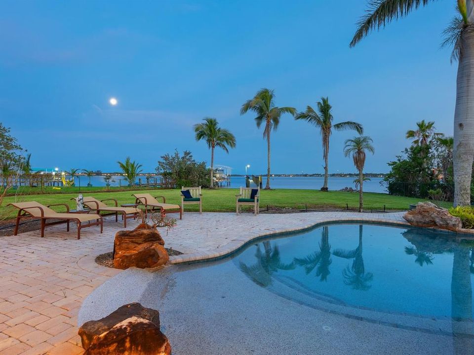 Active With Contract: $1,200,000 (3 beds, 2 baths, 2090 Square Feet)