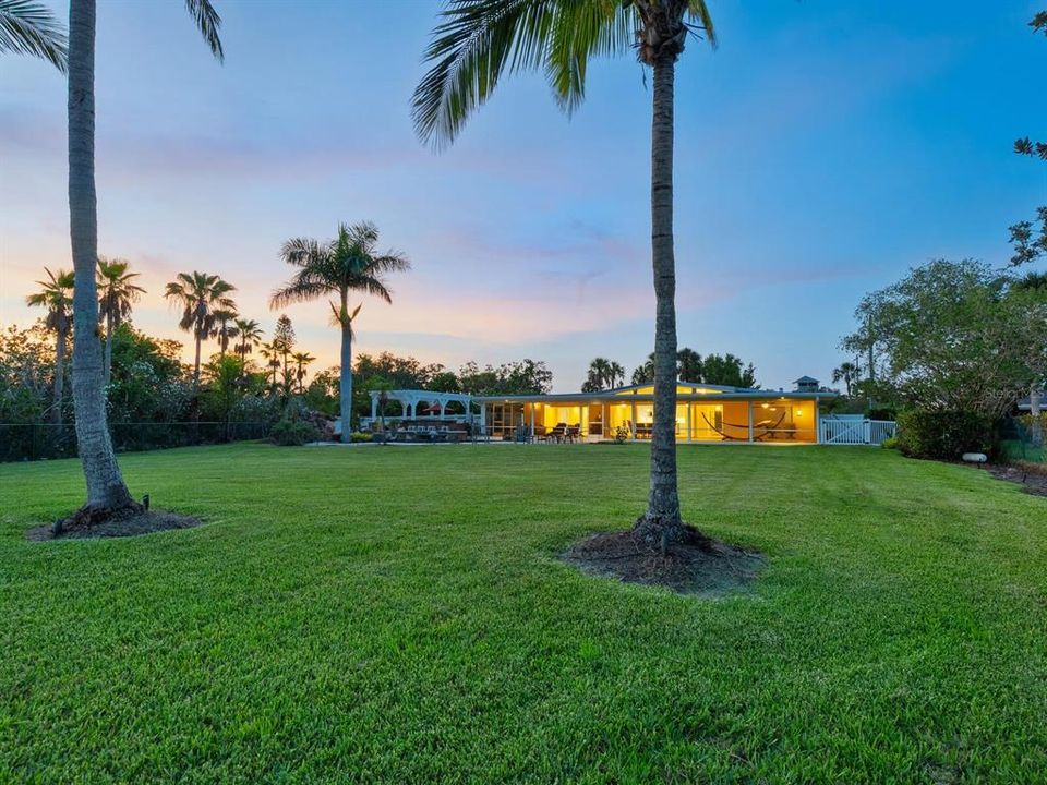 Active With Contract: $1,200,000 (3 beds, 2 baths, 2090 Square Feet)