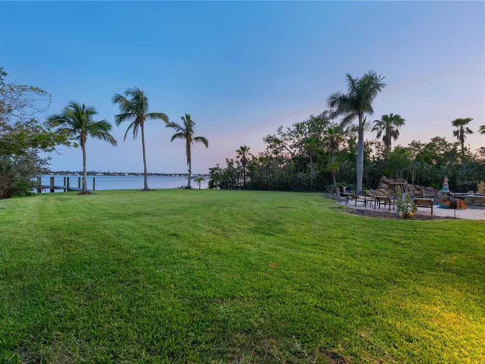 Active With Contract: $1,200,000 (3 beds, 2 baths, 2090 Square Feet)