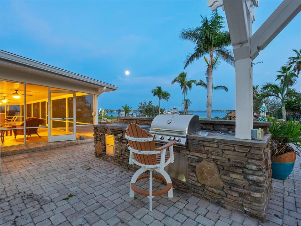 Active With Contract: $1,200,000 (3 beds, 2 baths, 2090 Square Feet)